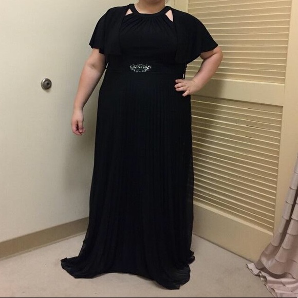 Prom dress - Picture 1 of 2